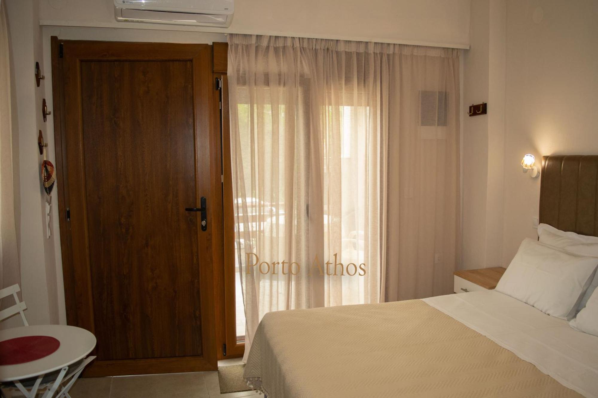 Porto Athos 0 *